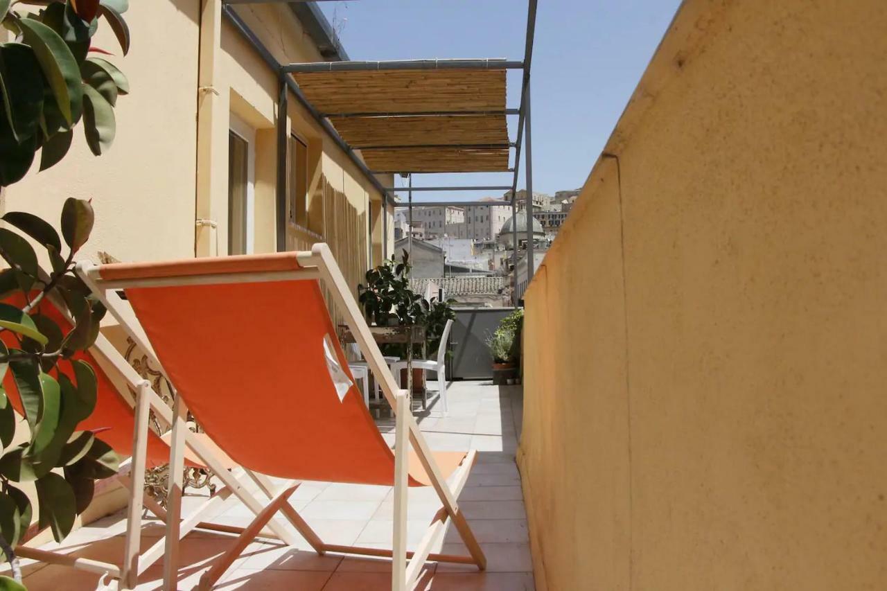 Appartamento Con Terrazza Panoramica In Marina. Cagliari Exteriér fotografie